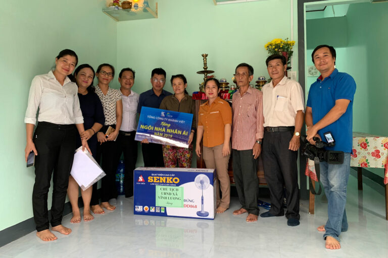 Tổng công ty Khánh Việt tặng nhà nhân ái cho hộ nghèo xã Vĩnh Lương