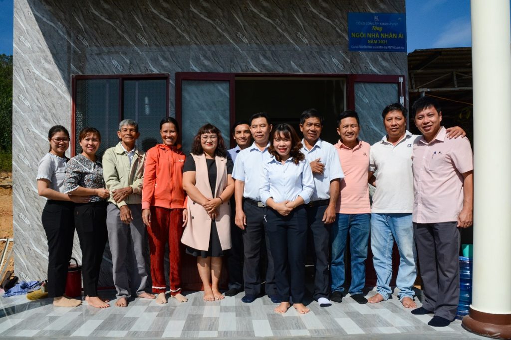 Tổng công ty Khánh Việt trao tặng nhà tình nghĩa cho gia đình chị Đào Thị Kim Chinh