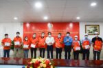 Lãnh đạo tỉnh Khánh Hòa tặng quà cho đoàn viên, người lao động bị ảnh hưởng bởi dịch bệnh Covid-19