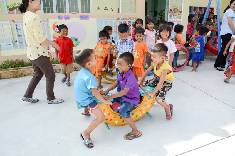 Công trình "Sân chơi cho em" tại Trường mầm non Vành Khuyên, xã Suối Cát, huyện Cam Lâm