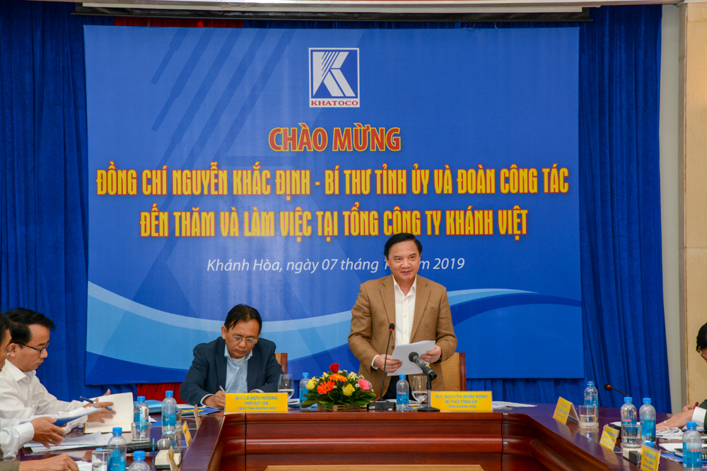 Đồng chí Nguyễn Khắc Định – Bí thư Tỉnh ủy và đoàn công tác đến thăm và làm việc tại Tổng Công ty Khánh Việt
