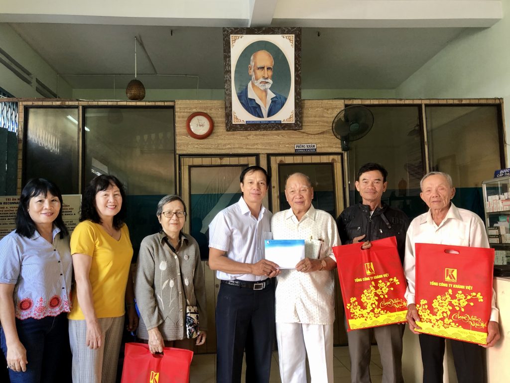 Tổng công ty Khánh Việt tài trợ 120 triệu đồng tiền thuốc cho Phòng khám bệnh từ thiện A. Yersin năm 2020