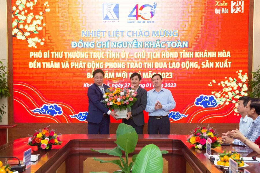 <strong>Ông Nguyễn Khắc Toàn dự Lễ phát động phong trào thi đua lao động sản xuất đầu năm mới Quý Mão 2023 tại Khatoco</strong>