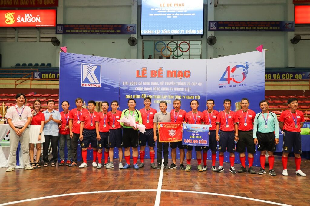 Bế mạc Giải bóng đá mini nam nữ truyền thống và Cup 40+ Khatoco