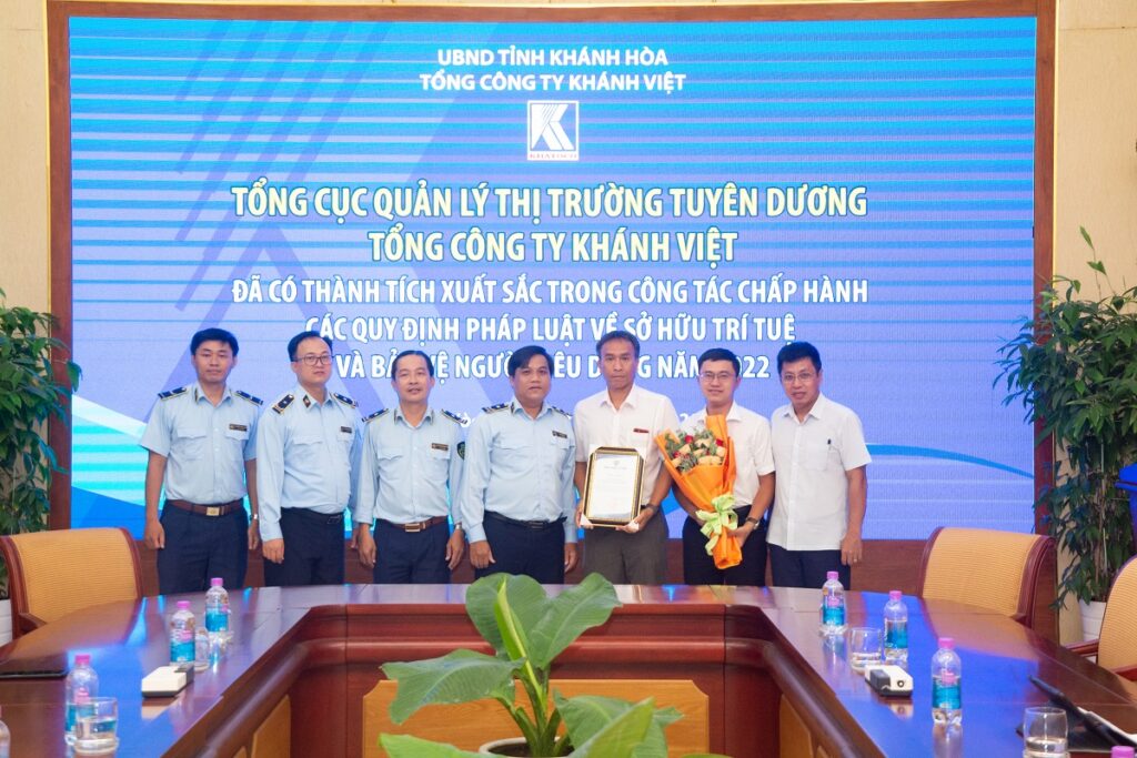 Tổng công ty Khánh Việt được tuyên dương trong công tác chấp hành các quy định pháp luật về sở hữu trí tuệ và bảo vệ người tiêu dùng