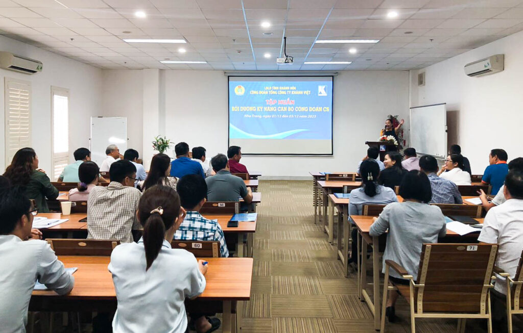 Công đoàn Tổng công ty Khánh Việt tổ chức tập huấn “Bồi dưỡng kỹ năng hoạt động cán bộ công đoàn cơ sở” năm 2023