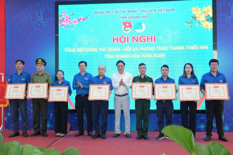 Đoàn Thanh niên Tổng công ty Khánh Việt nhận bằng khen Trung ương Đoàn TNCS Hồ Chí Minh về thành tích xuất sắc năm 2023