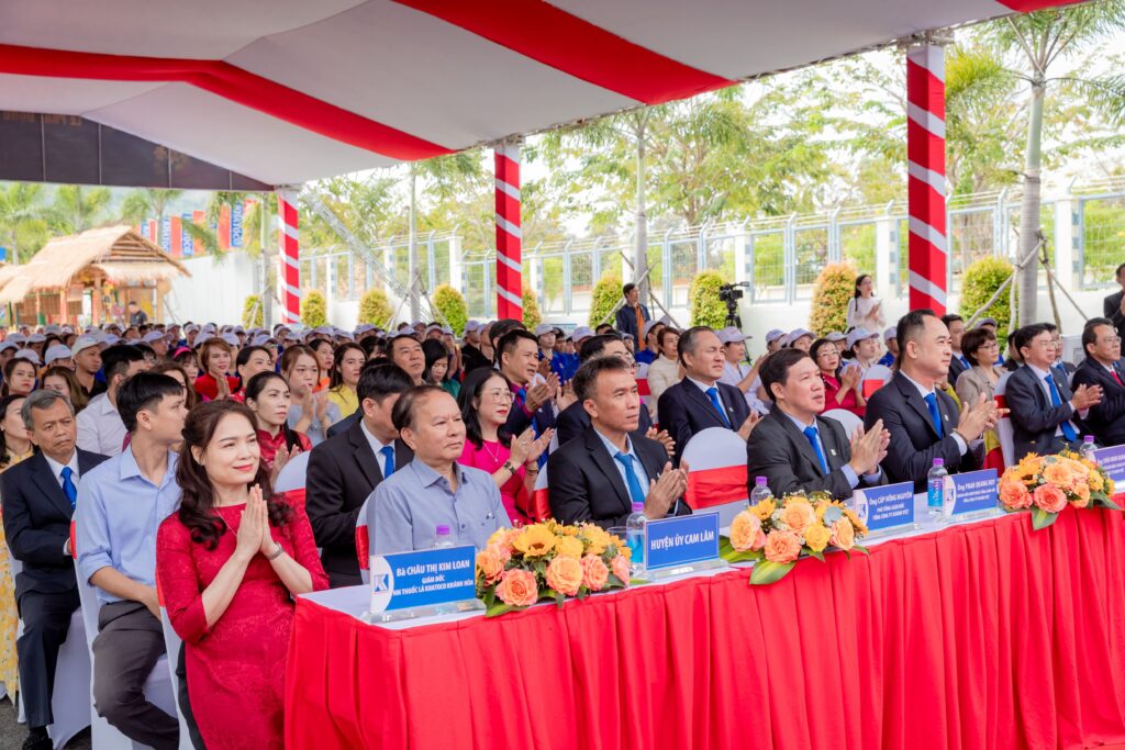 Tổng công ty Khánh Việt tổ chức Lễ phát động ra quân thi đua lao động sản xuất và tết trồng cây Xuân Giáp Thìn 2024