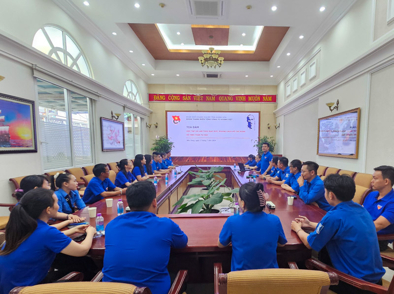 Tọa đàm "Học tập và làm theo tư tưởng, đạo đức, phong cách Hồ Chí Minh" về tinh thần tự học