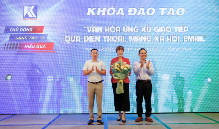 Khatoco tổ chức khoá đào tạo “Văn hoá ứng xử, giao tiếp qua điện thoại, mạng xã hội, email”