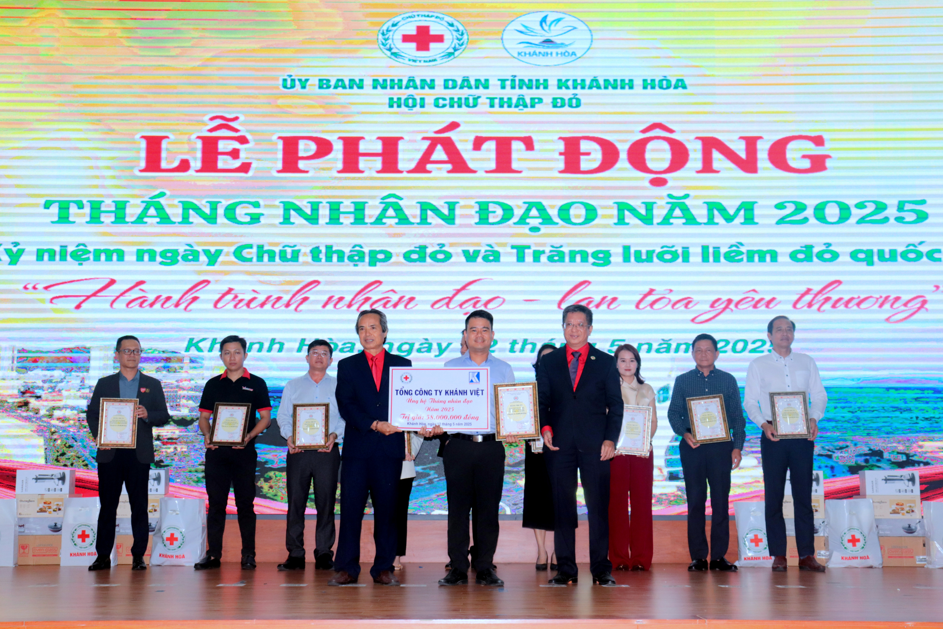 Khatoco đồng hành cùng "Hành trình nhân đạo - Lan tỏa yêu thương"