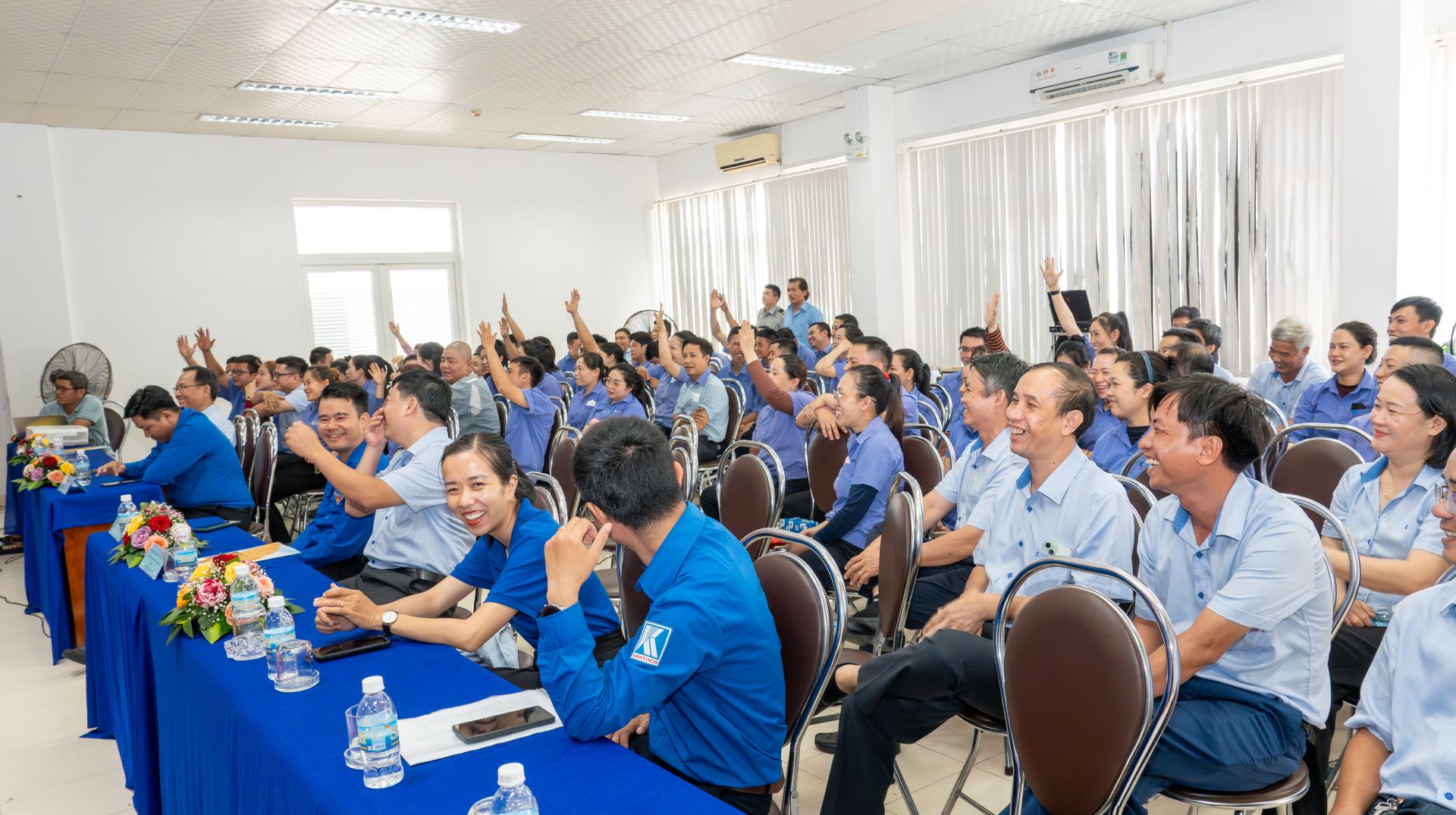 Sôi động cùng Ngày hội thanh niên công nhân 2025 tại Công ty Thuốc lá Nguyên liệu Khatoco 5 Không khí sôi động của Ngày hội với các hoạt động giao lưu, trò chơi thu hút sự tham gia nhiệt tình của công nhân, người lao động