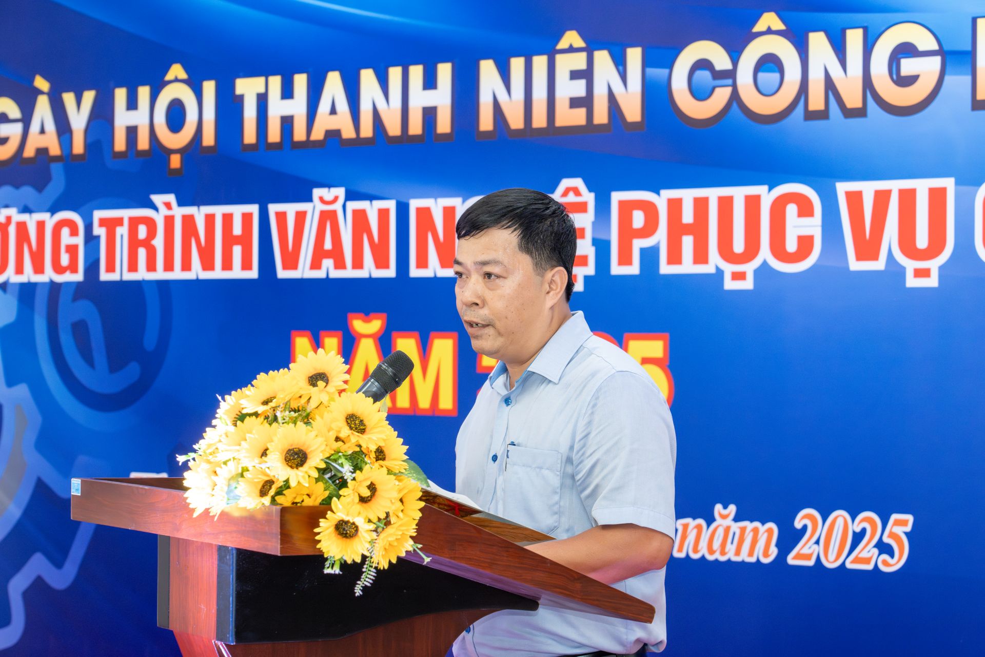Sôi động cùng Ngày hội thanh niên công nhân 2025 tại Công ty Thuốc lá Nguyên liệu Khatoco 2 Đồng chí Phạm Huy Thắng, Phó Giám đốc Công ty Thuốc lá Nguyên liệu Khatoco phát biểu tại Ngày hội