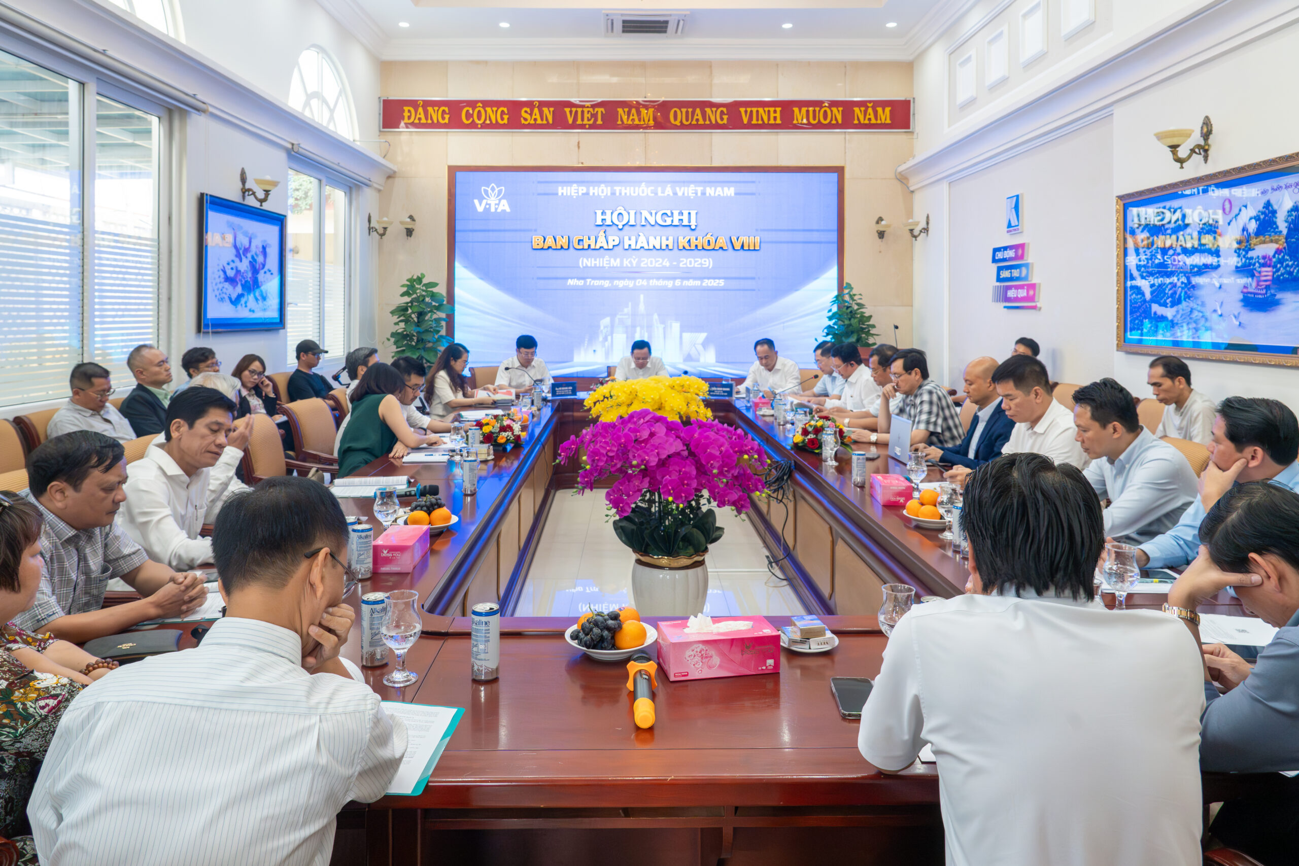 Hiệp hội Thuốc lá Việt Nam tổ chức Hội nghị Ban Chấp hành khóa VIII tại Tổng công ty Khánh Việt
