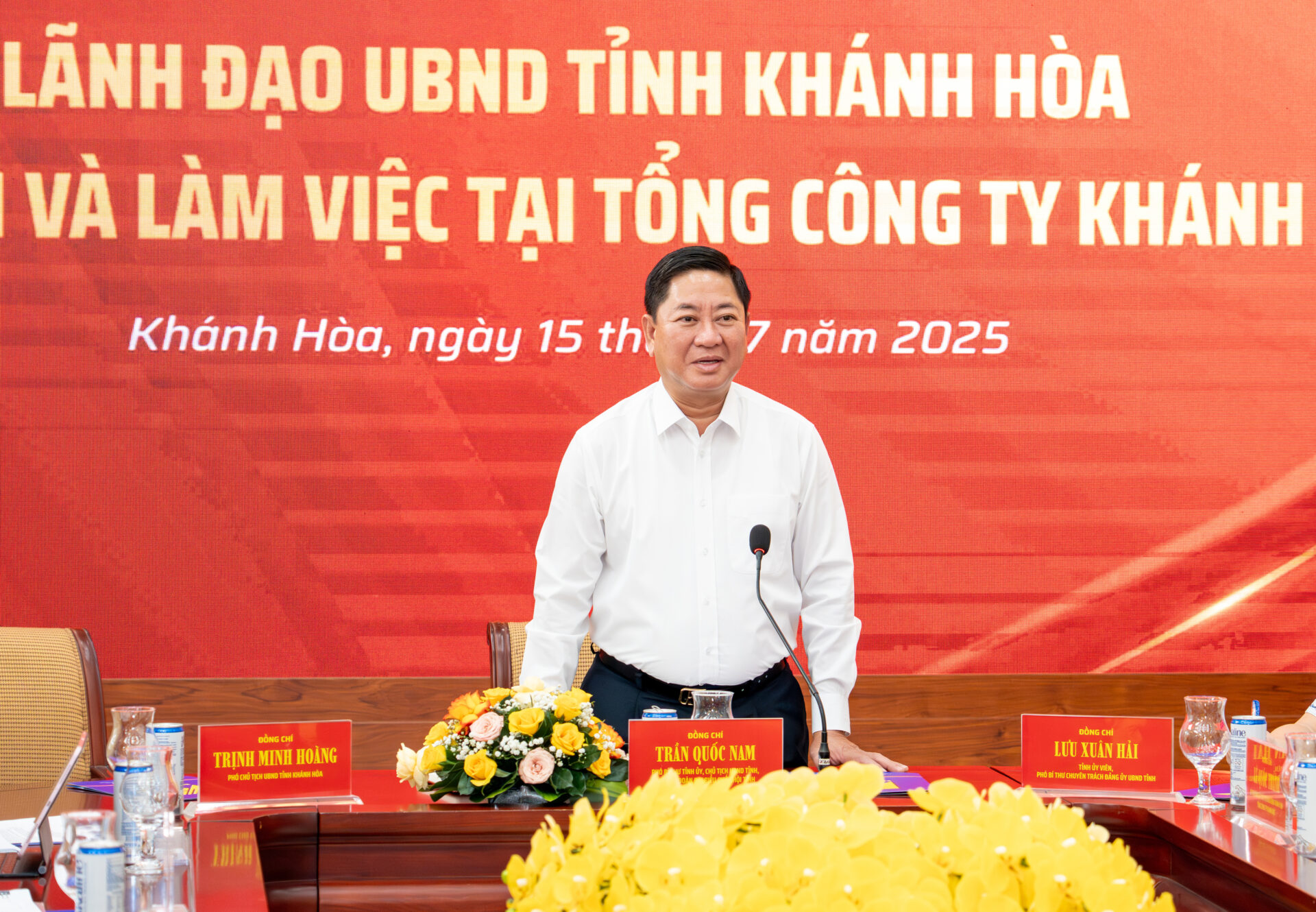 Chủ tịch UBND tỉnh Trần Quốc Nam thăm và làm việc tại Tổng công ty Khánh Việt