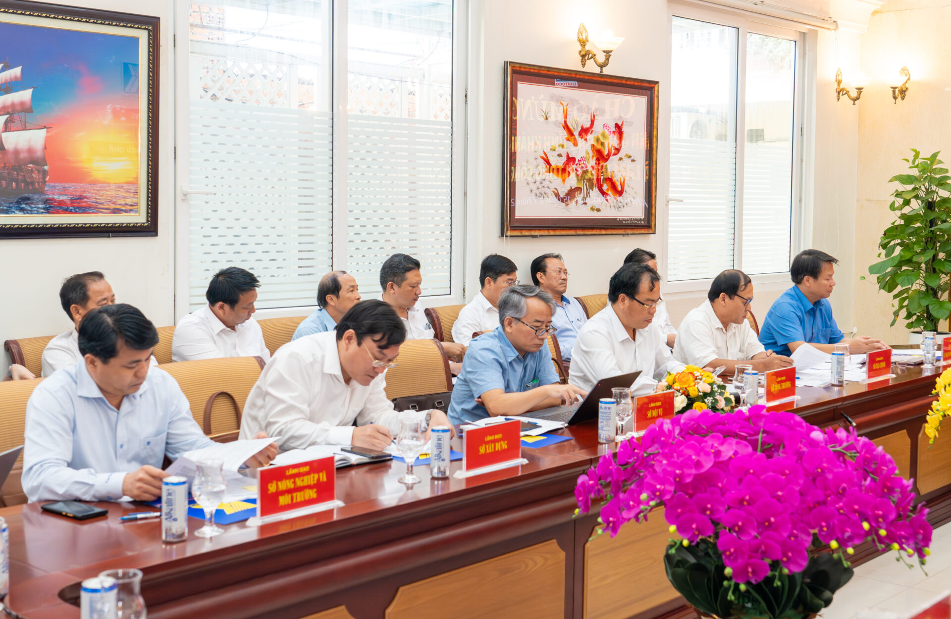 Chủ tịch UBND tỉnh Trần Quốc Nam thăm và làm việc tại Tổng công ty Khánh Việt