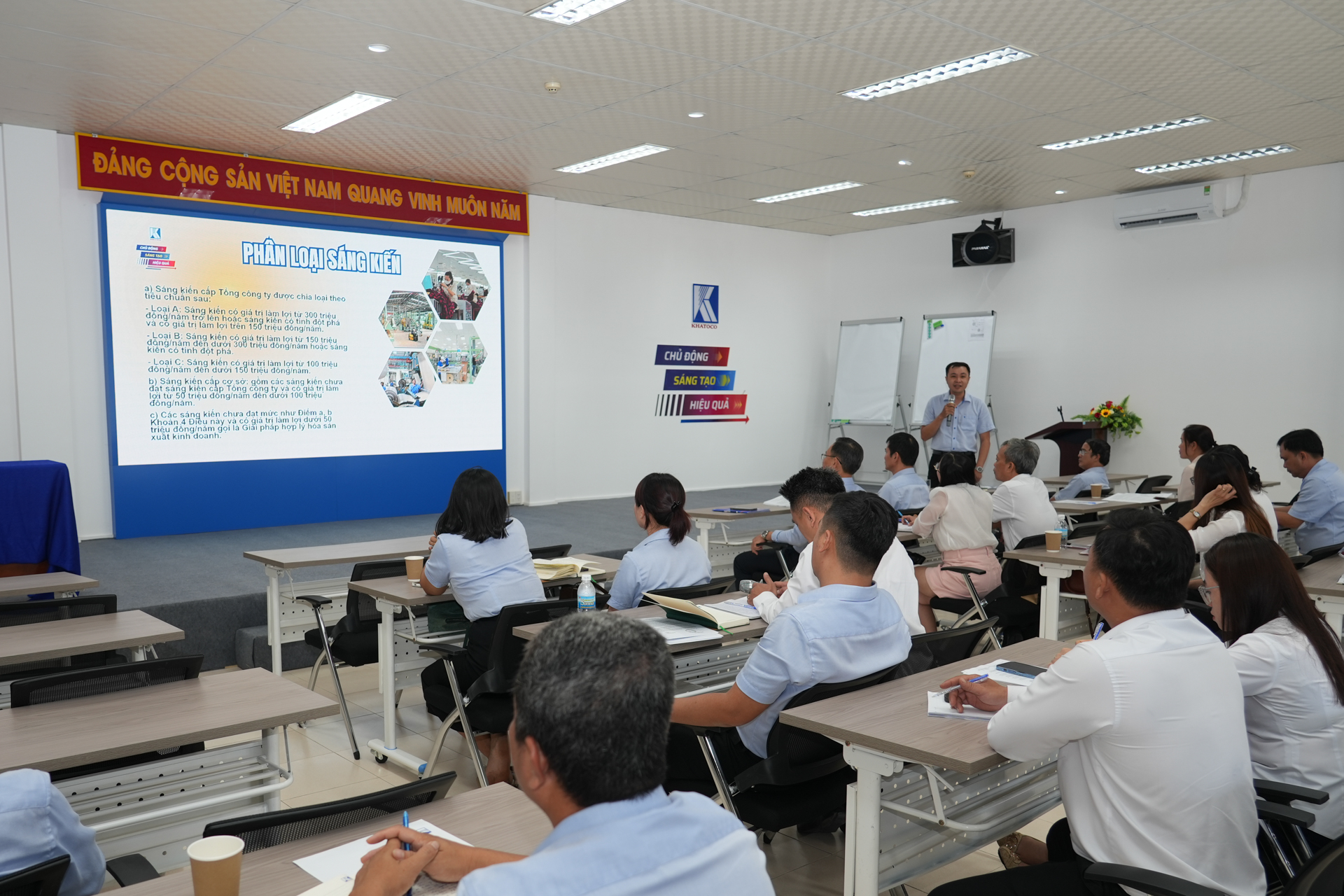 Tổng công ty Khánh Việt tổ chức khóa tập huấn "Quy chế, Quy định Công tác Hành chính - Nhân sự" năm 2025 3 Tổng công ty Khánh Việt tổ chức khóa tập huấn "Quy chế, Quy định Công tác Hành chính - Nhân sự" năm 2025