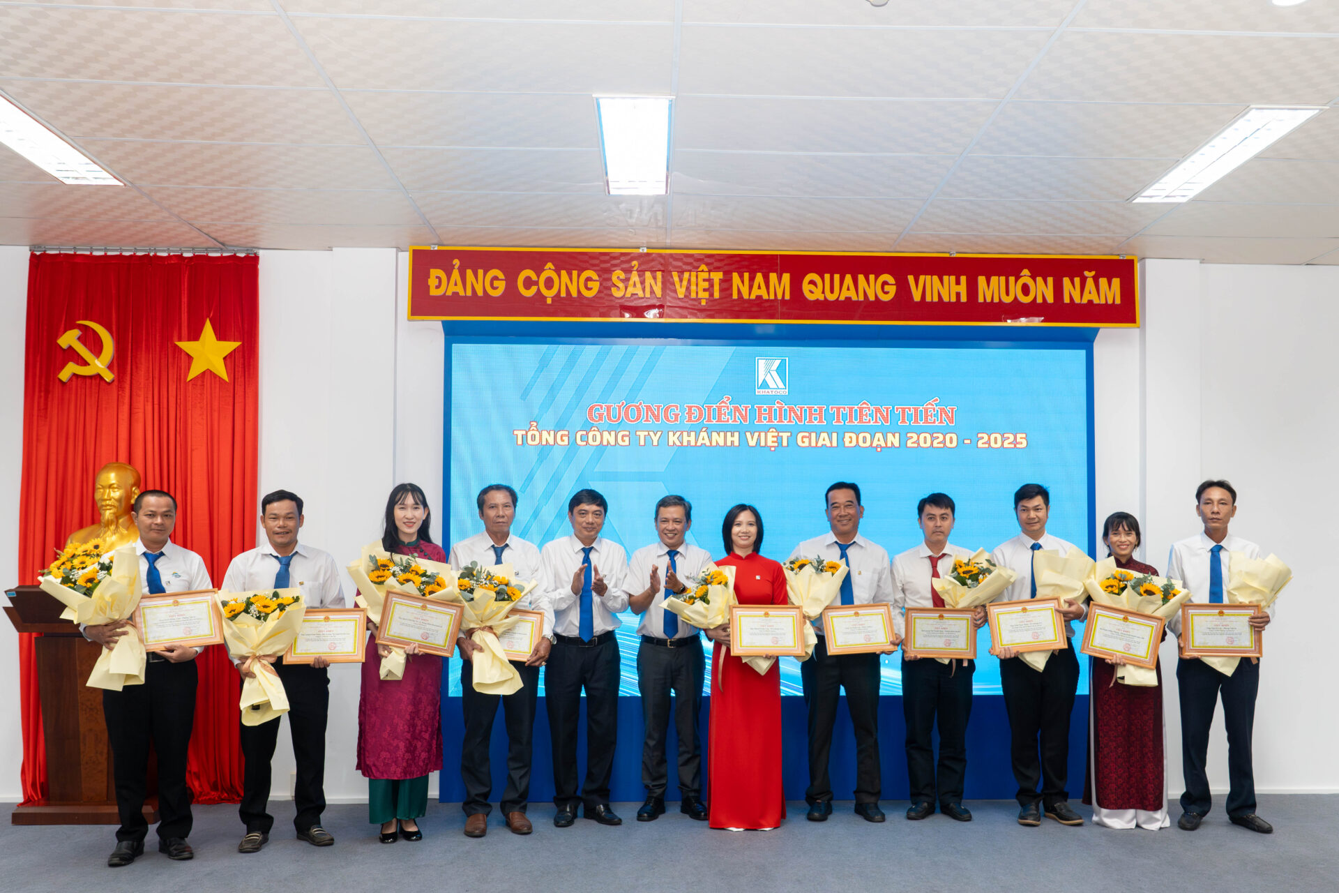 Khatoco tổ chức Hội nghị điển hình tiên tiến giai đoạn 2025 - 2030 6 Khatoco tổ chức Hội nghị điển hình tiên tiến giai đoạn 2025 - 2030