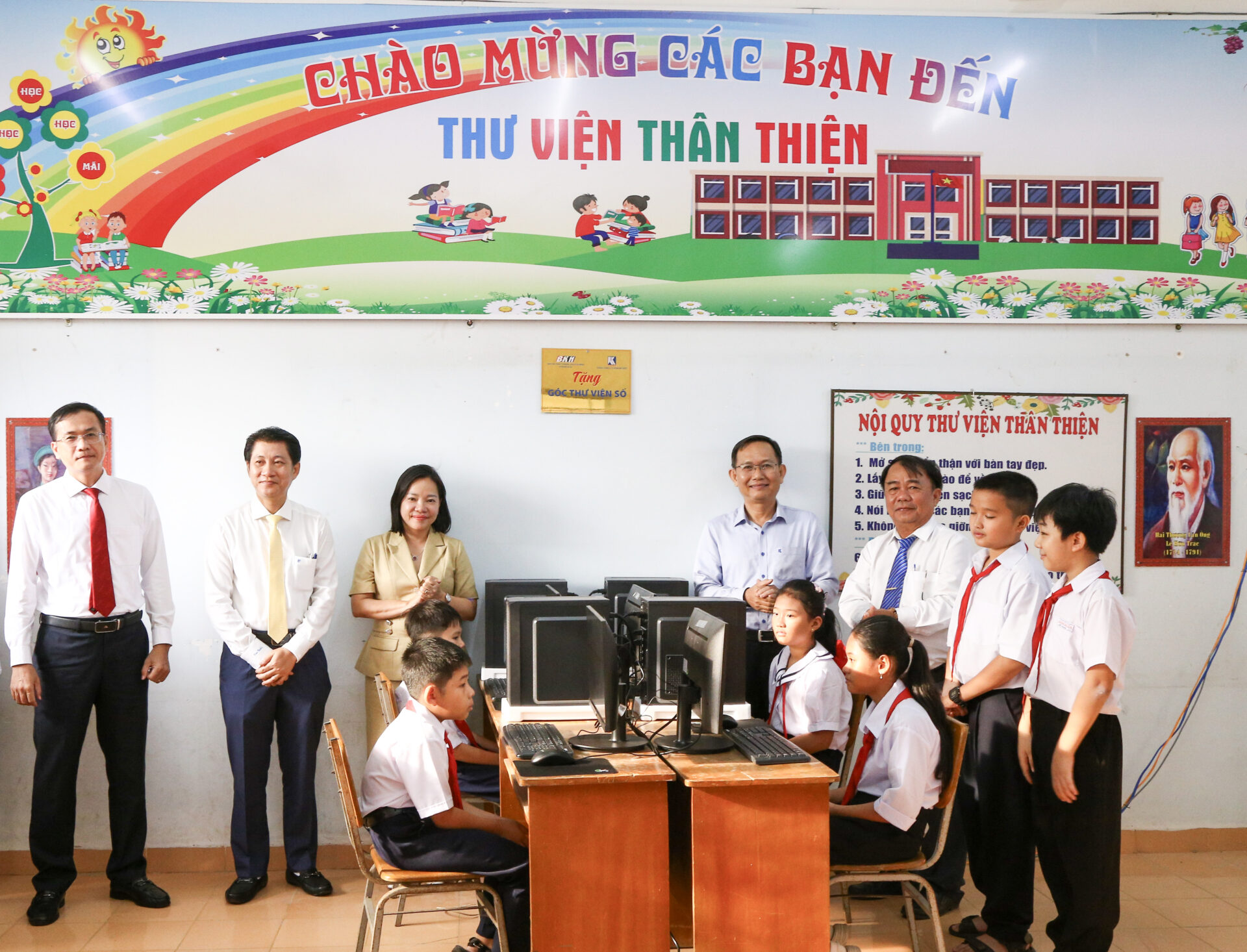 Khatoco lan tỏa tinh thần vì cộng đồng với “Góc thư viện số” tại Trường Tiểu học Ninh Xuân