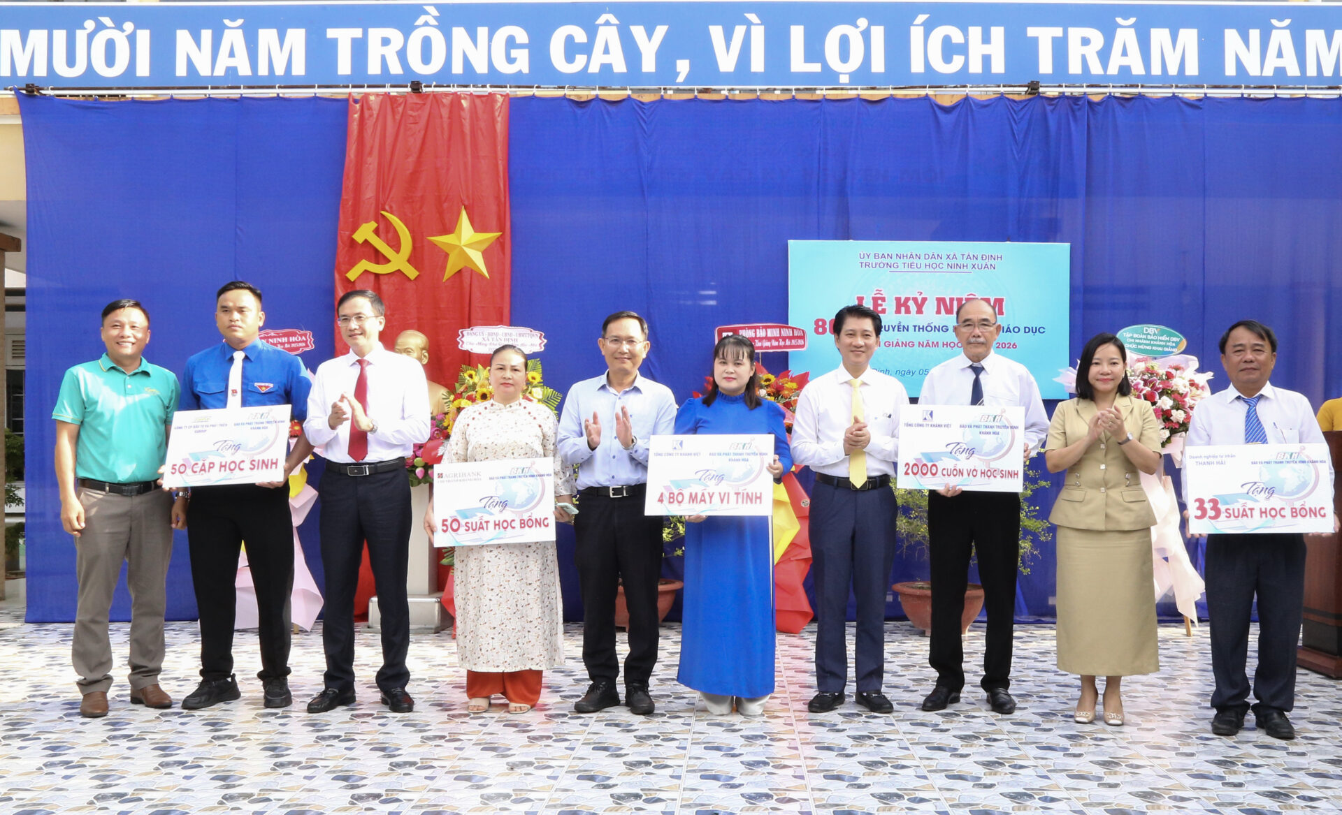Khatoco lan tỏa tinh thần vì cộng đồng với “Góc thư viện số” tại Trường Tiểu học Ninh Xuân