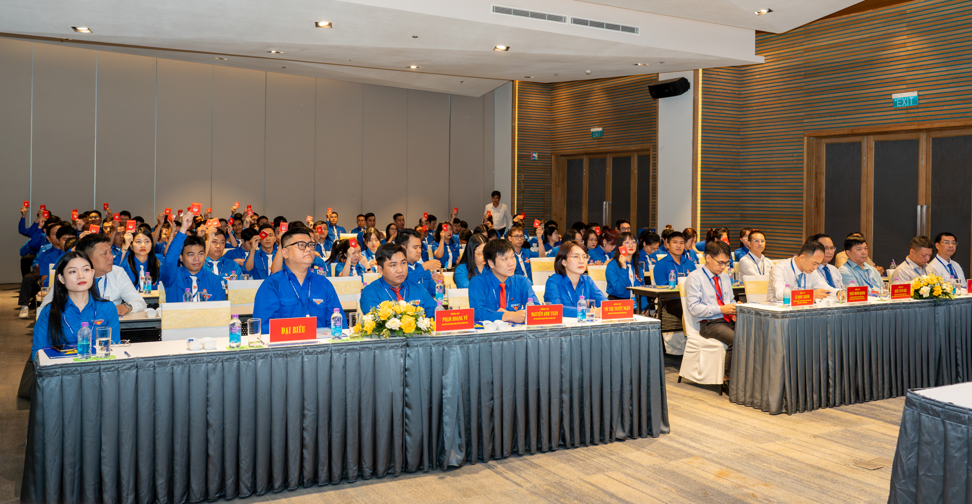 Đại hội Đại biểu Đoàn TNCS Hồ Chí Minh Tổng Công ty Khánh Việt lần thứ XIII, nhiệm kỳ 2025 - 2030 3 Đại biểu biểu quyết thông qua các nội dung tại đại hội