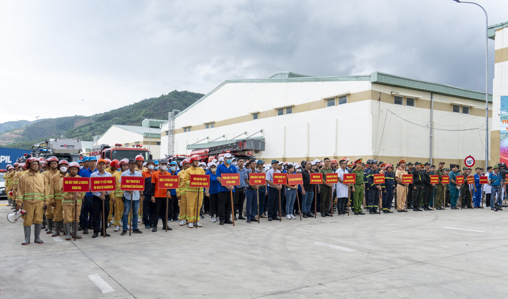 Thực tập phương án chữa cháy và cứu nạn cứu hộ tại Cụm công nghiệp Trảng É 1