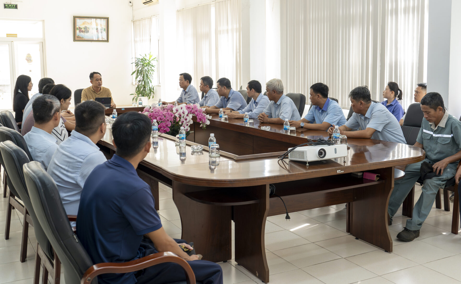 Tổng công ty Khánh Việt chủ động, quyết liệt triển khai công tác ứng phó bão Kalmaegi 6 Tổng công ty Khánh Việt chủ động, quyết liệt triển khai công tác ứng phó bão Kalmaegi