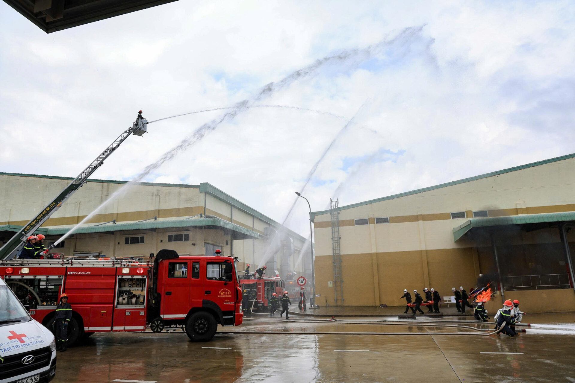 Thực tập phương án chữa cháy và cứu nạn cứu hộ tại Cụm công nghiệp Trảng É 1