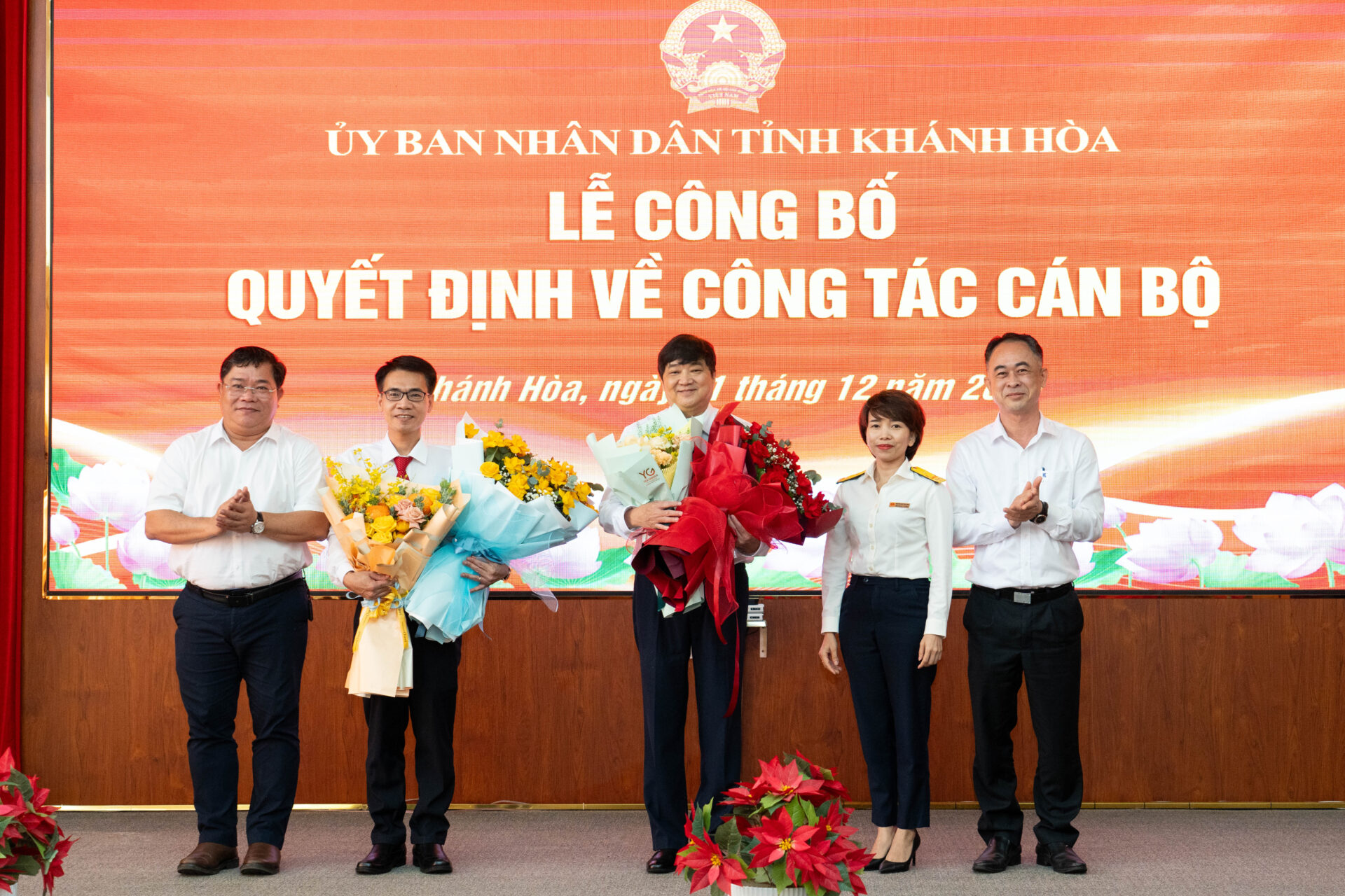 UBND tỉnh Khánh Hòa công bố các Quyết định về công tác cán bộ 3 UBND tỉnh Khánh Hòa công bố các Quyết định về công tác cán bộ
