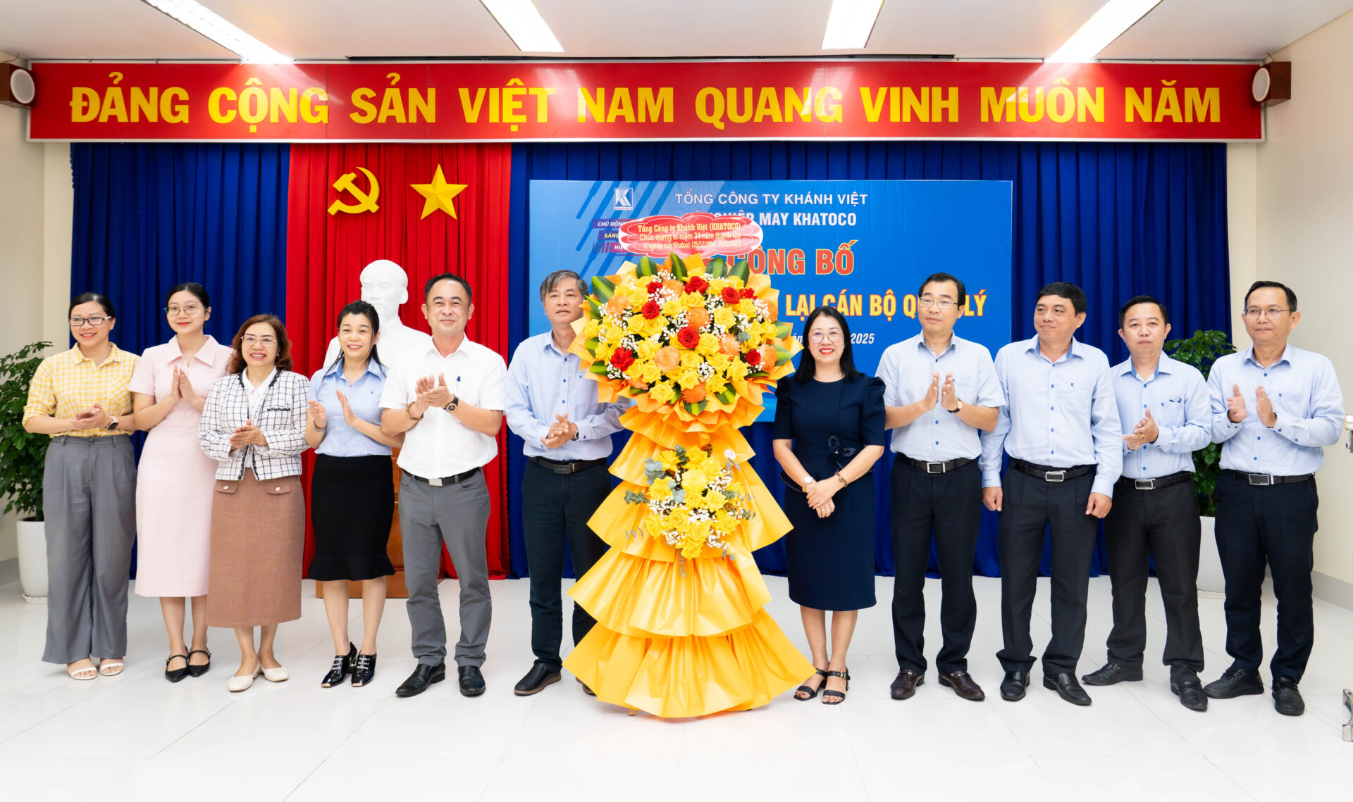 Bà Võ Thị Duyên được bổ nhiệm lại chức vụ Phó Giám đốc Xí nghiệp May Khatoco