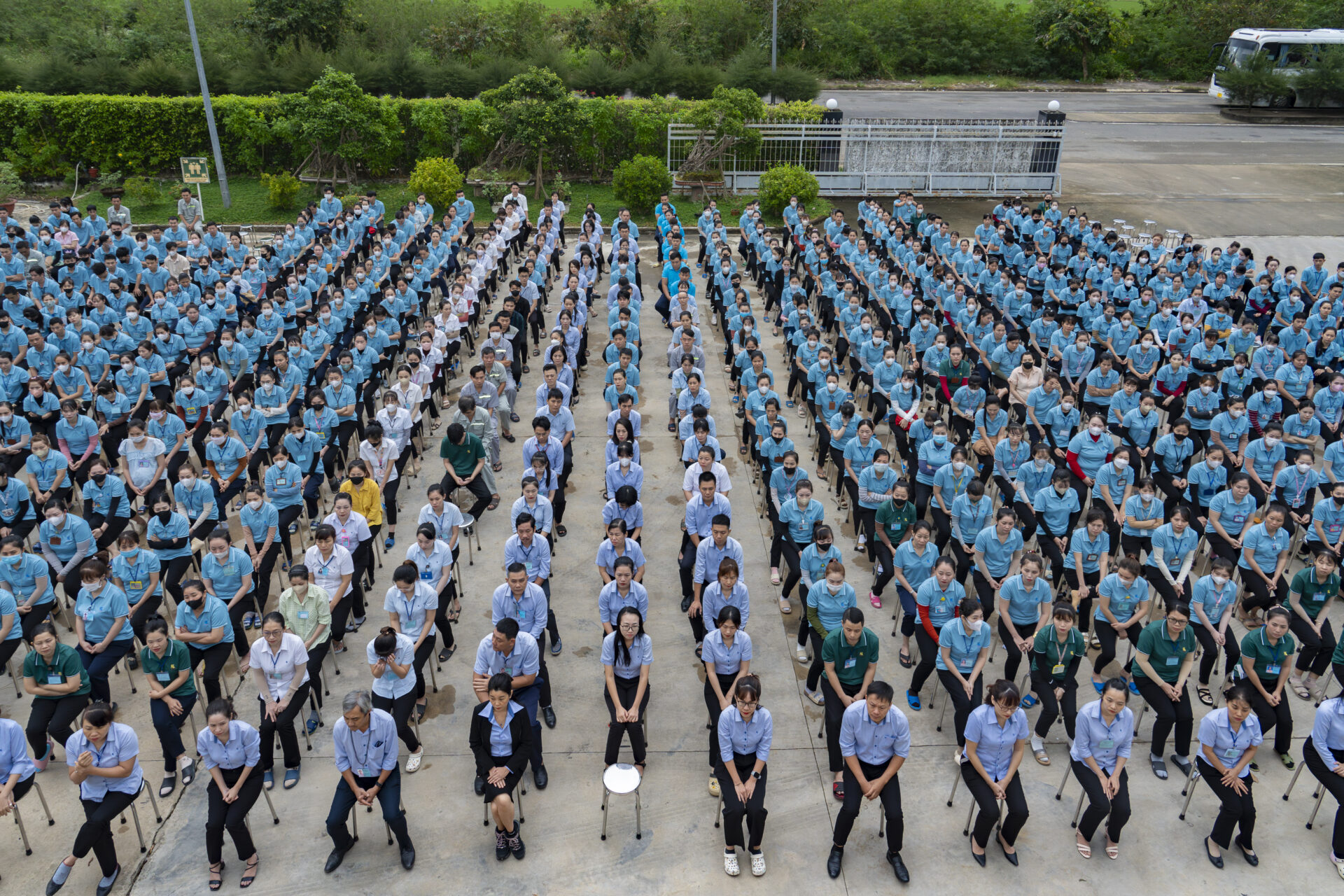 Xí nghiệp May Khatoco tổ chức Lễ chào cờ và Phát động thi đua năm 2026