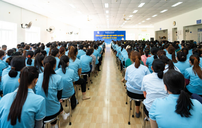 Tổng Giám đốc gặp mặt người lao động cuối năm Ất Tỵ 2025