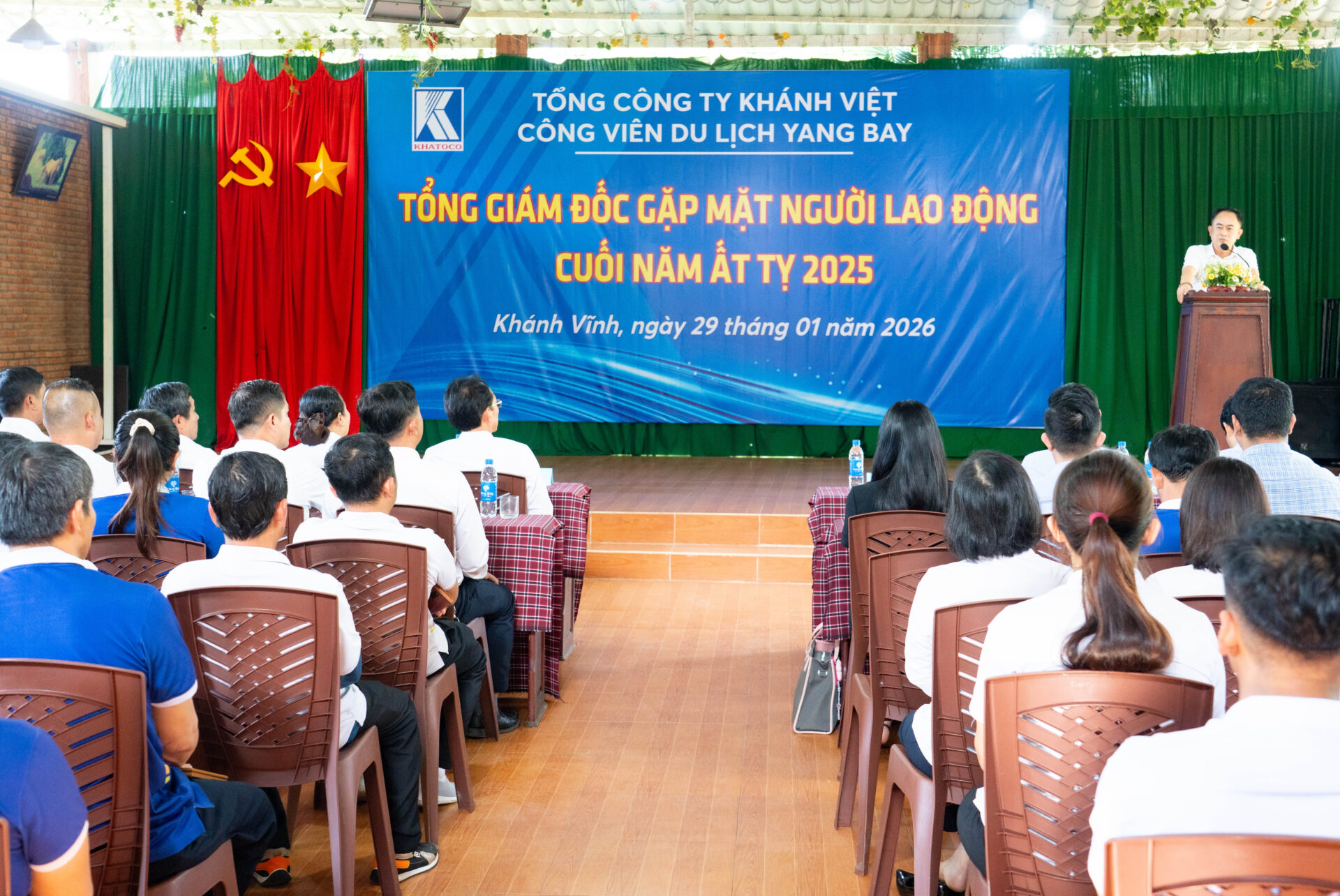 Tổng Giám đốc gặp mặt người lao động cuối năm Ất Tỵ 2025 14 Tổng Giám đốc gặp mặt người lao động cuối năm Ất Tỵ 2025