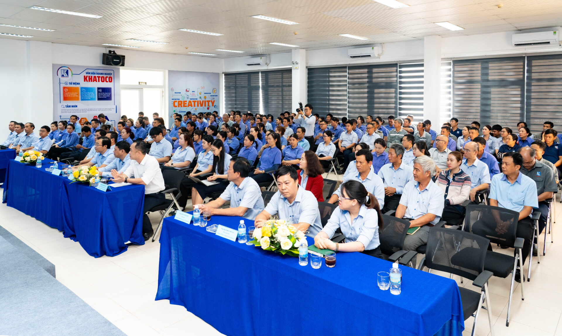 Tổng Giám đốc gặp mặt người lao động cuối năm Ất Tỵ 2025 4 Tổng Giám đốc gặp mặt người lao động cuối năm Ất Tỵ 2025