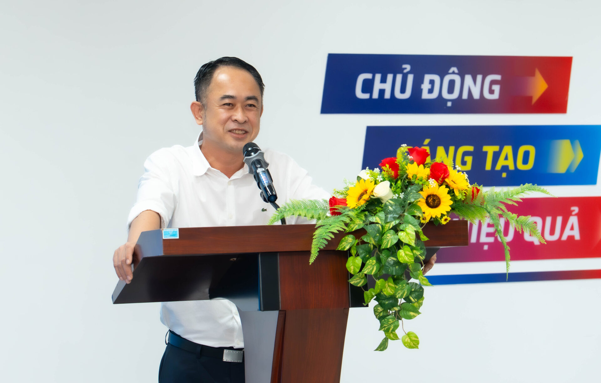 Tổng Giám đốc gặp mặt người lao động cuối năm Ất Tỵ 2025 5 Tổng Giám đốc gặp mặt người lao động cuối năm Ất Tỵ 2025