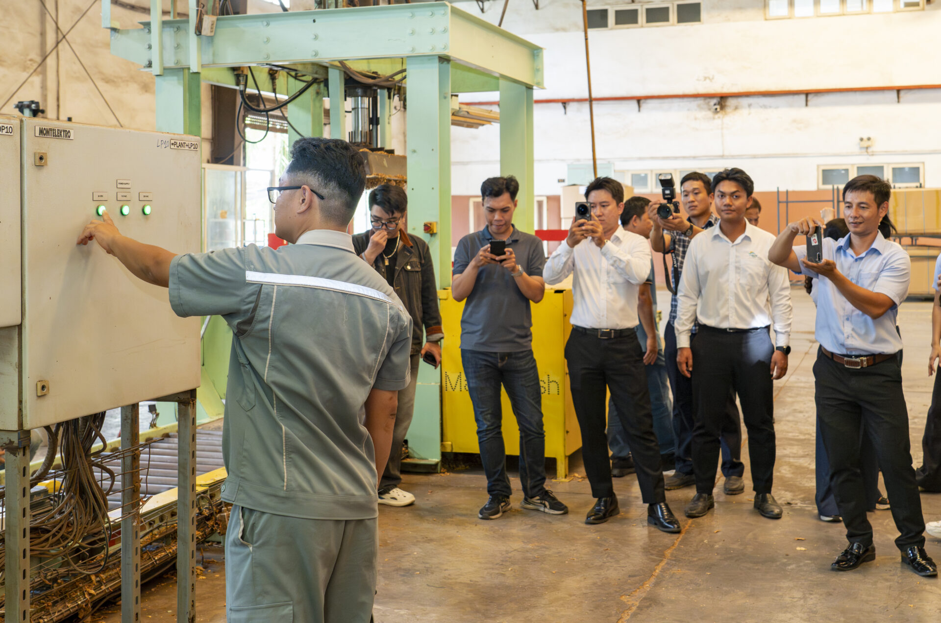 Khatoco tổ chức khóa đào tạo quay phim, chụp ảnh và dựng phim cơ bản