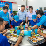 Ấm áp “Bữa cơm công đoàn” tại Công ty Cổ phần In Bao bì Khatoco