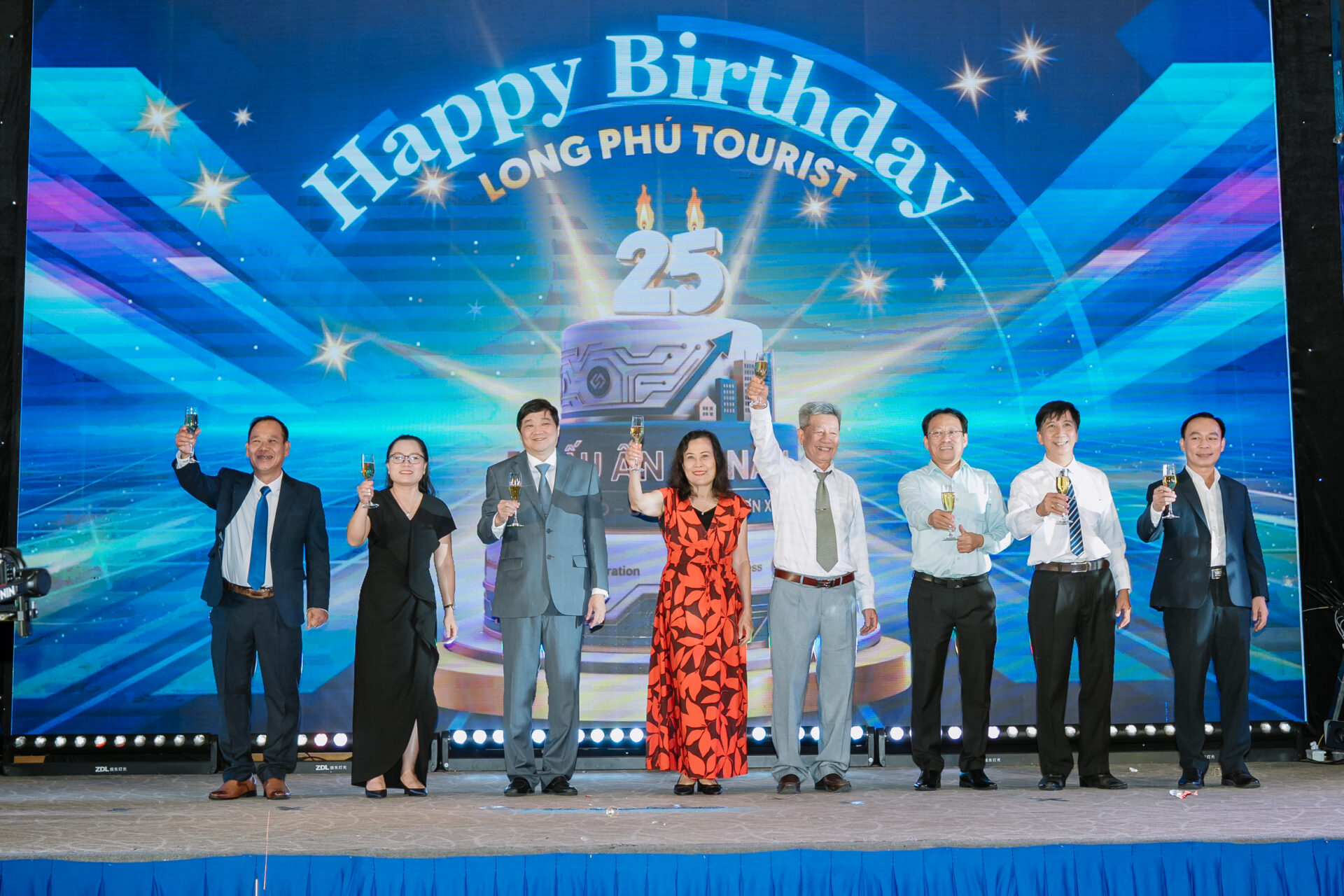 Long Phú Tourist tổ chức Lễ kỷ niệm 25 năm thành lập 3 Long Phú Tourist tổ chức Lễ kỷ niệm 25 năm thành lập