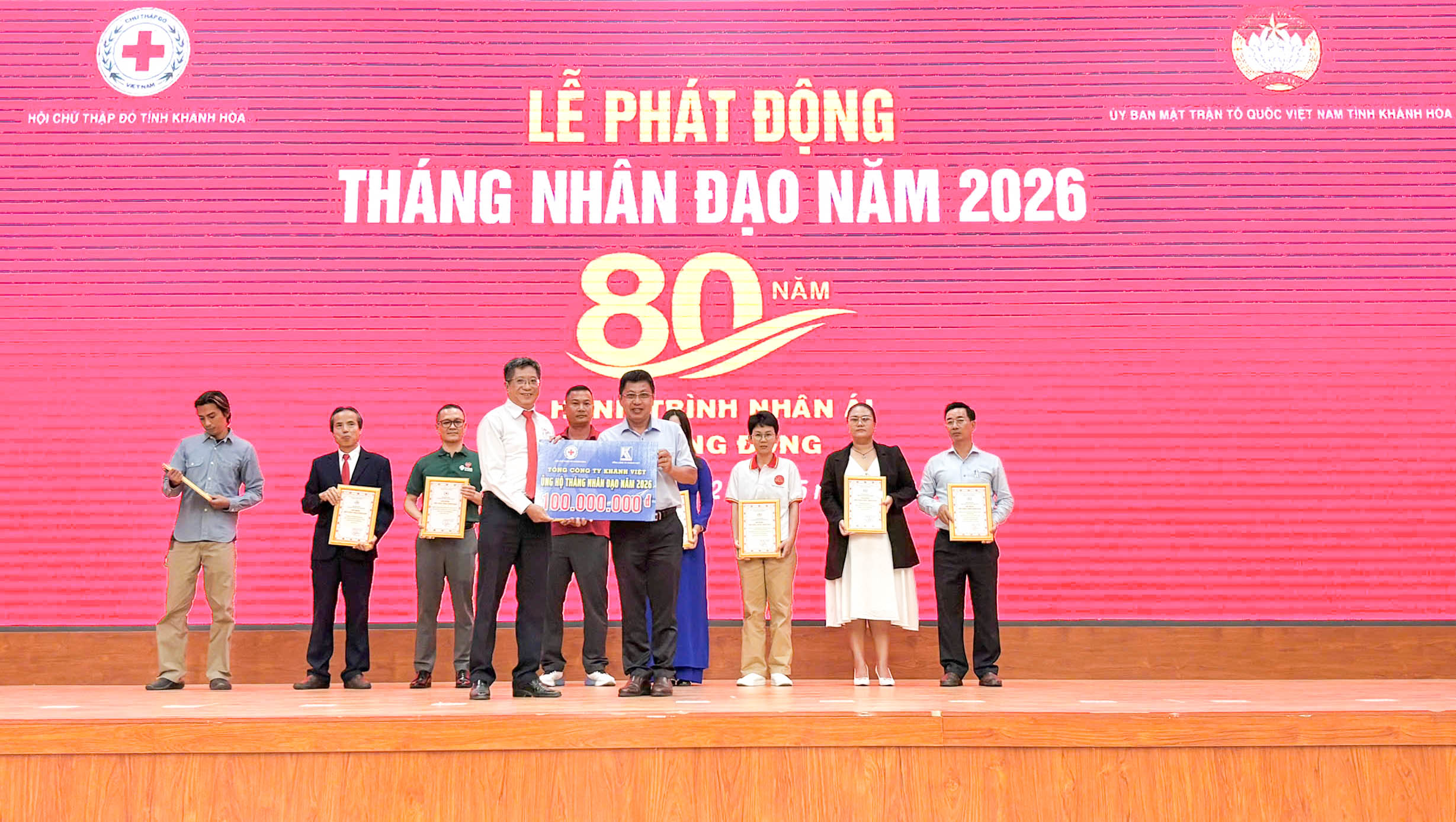 Khatoco ủng hộ 100 triệu đồng vào quỹ "Hành trình nhân ái vì cộng đồng" năm 2026