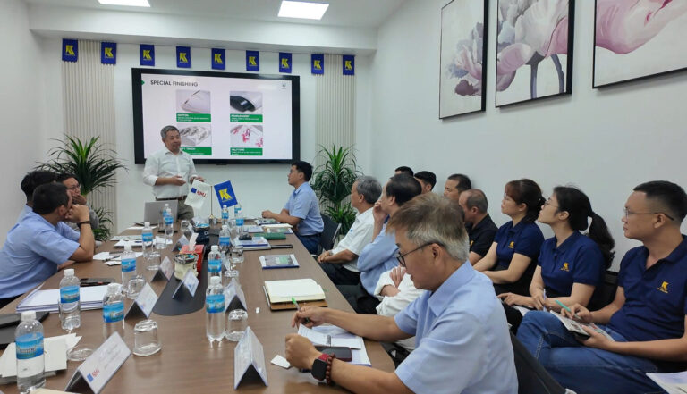 Từ vật tư đến cầu nối tri thức và công nghệ