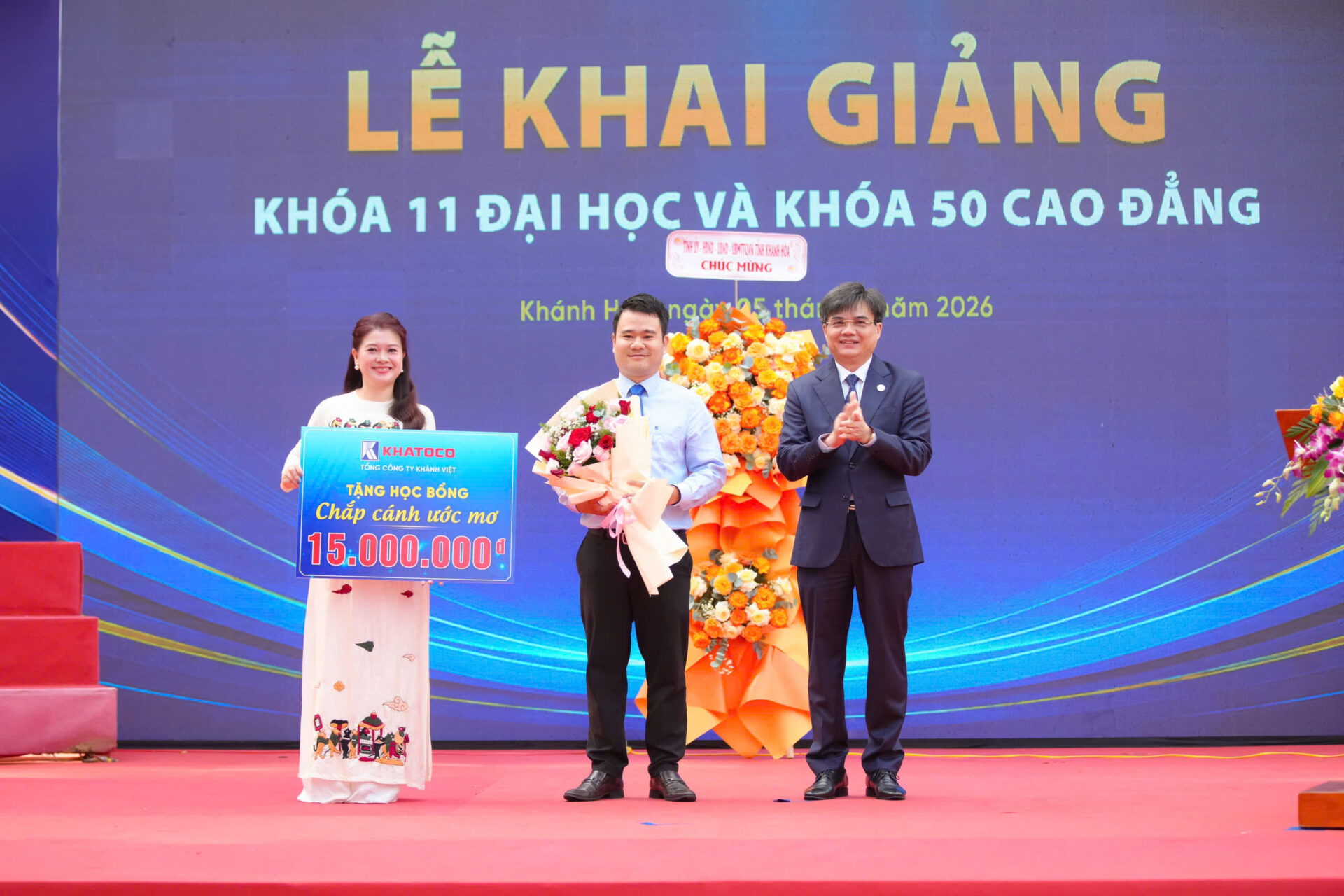 KHATOCO dành hơn 470 triệu đồng tiếp sức học sinh, sinh viên đến trường