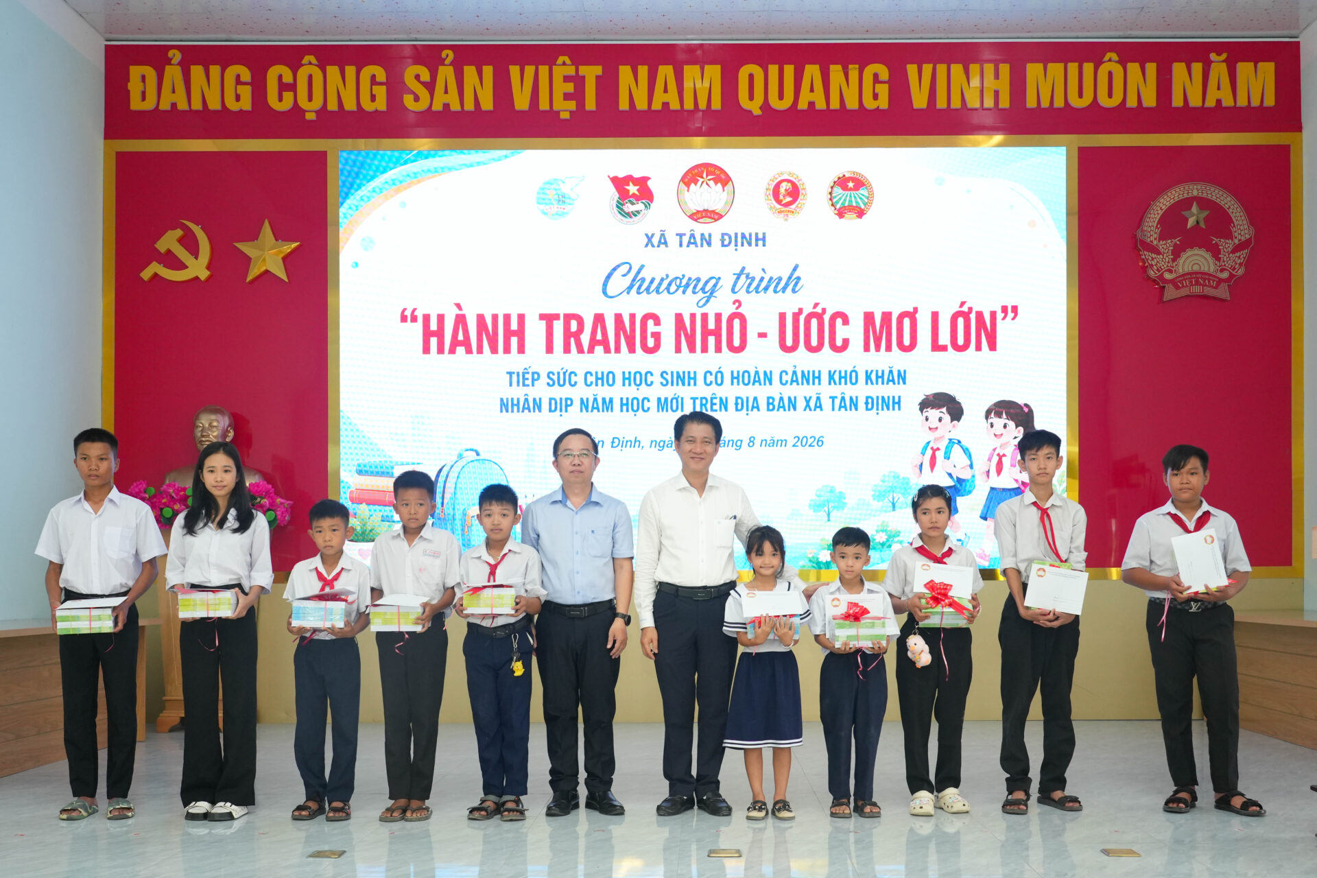 KHATOCO dành hơn 470 triệu đồng tiếp sức học sinh, sinh viên đến trường