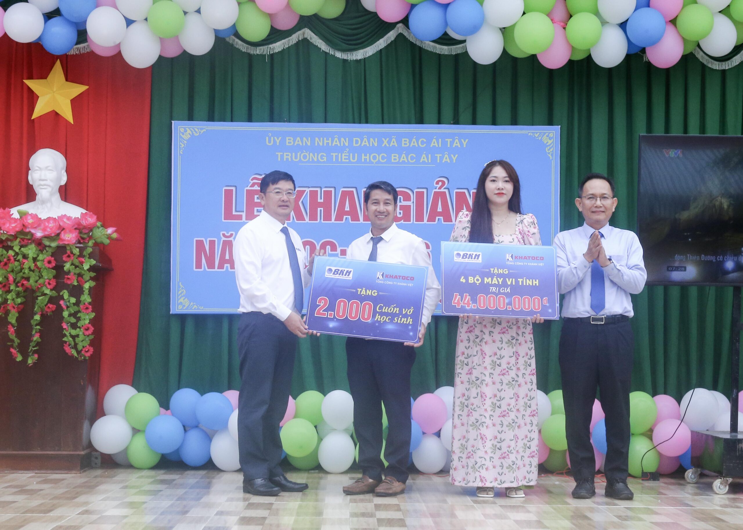 Trang chủ - Tổng công ty Khánh Việt 14 Khatoco trao tặng “Góc thư viện số” cho Trường Tiểu học Bác Ái Tây