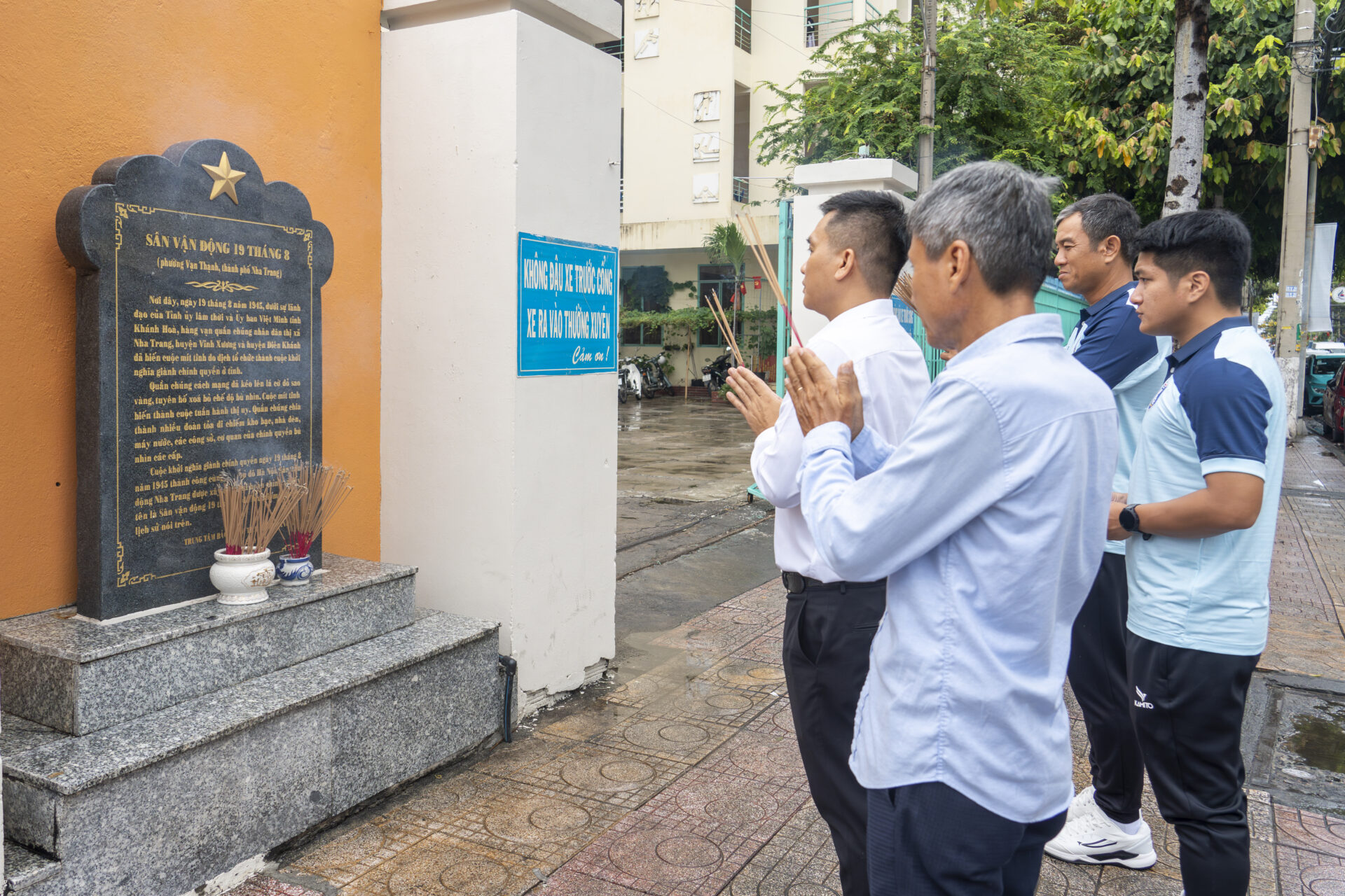 Lễ xuất quân Câu lạc bộ Bóng đá Khatoco Khánh Hòa tham gia các giải bóng đá chuyên nghiệp Quốc gia mùa giải 2026 - 2027 12 Lễ xuất quân Câu lạc bộ Bóng đá Khatoco Khánh Hòa tham gia các giải bóng đá chuyên nghiệp Quốc gia mùa giải 2026 - 2027