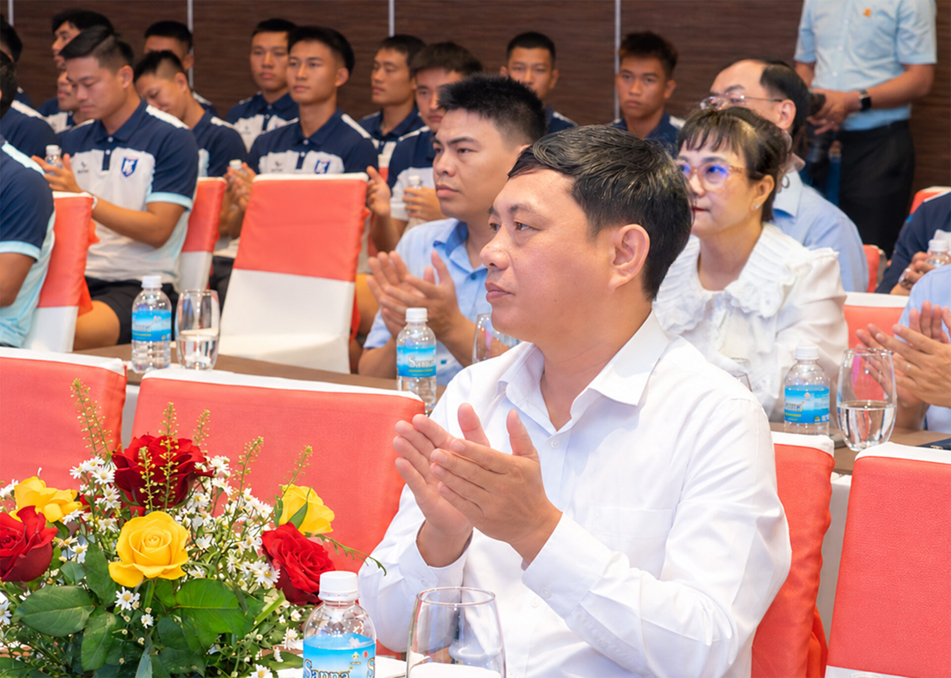 Lễ xuất quân Câu lạc bộ Bóng đá Khatoco Khánh Hòa tham gia các giải bóng đá chuyên nghiệp Quốc gia mùa giải 2026 - 2027 5 Lễ xuất quân Câu lạc bộ Bóng đá Khatoco Khánh Hòa tham gia các giải bóng đá chuyên nghiệp Quốc gia mùa giải 2026 - 2027