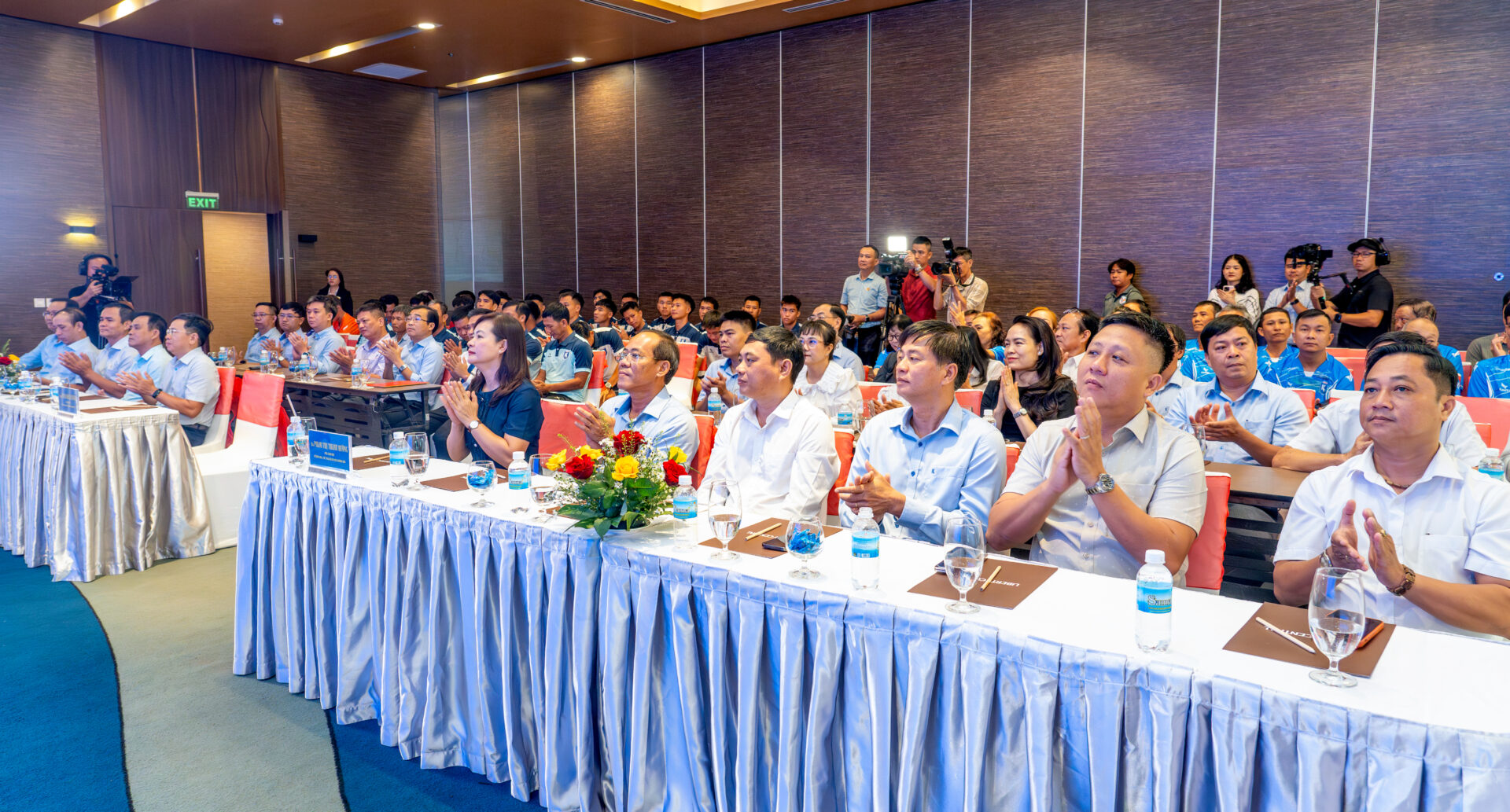 Lễ xuất quân Câu lạc bộ Bóng đá Khatoco Khánh Hòa tham gia các giải bóng đá chuyên nghiệp Quốc gia mùa giải 2026 - 2027 3 Lễ xuất quân Câu lạc bộ Bóng đá Khatoco Khánh Hòa tham gia các giải bóng đá chuyên nghiệp Quốc gia mùa giải 2026 - 2027