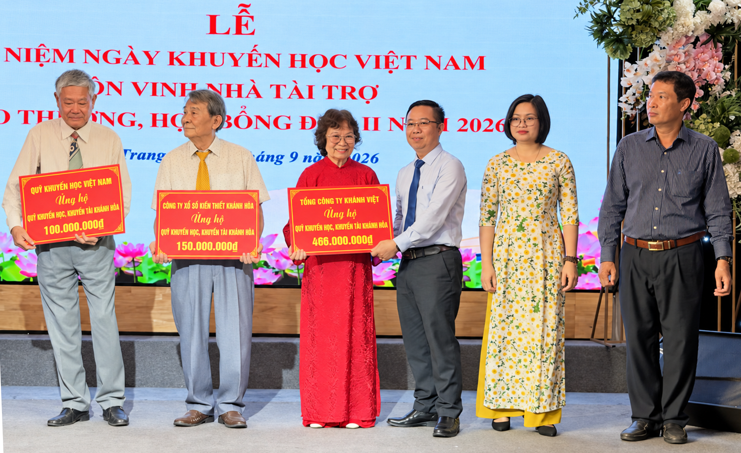 Khatoco trao tặng 466 triệu đồng cho Quỹ Khuyến học, khuyến tài Khánh Hòa 1 Khatoco trao tặng 466 triệu đồng cho Quỹ Khuyến học, khuyến tài Khánh Hòa
