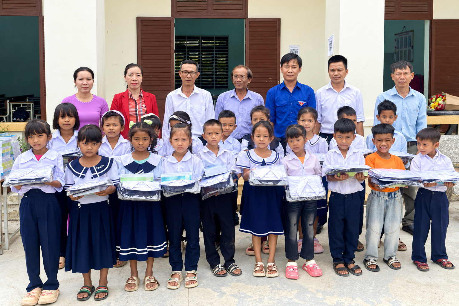 KHATOCO dành hơn 470 triệu đồng tiếp sức học sinh, sinh viên đến trường
