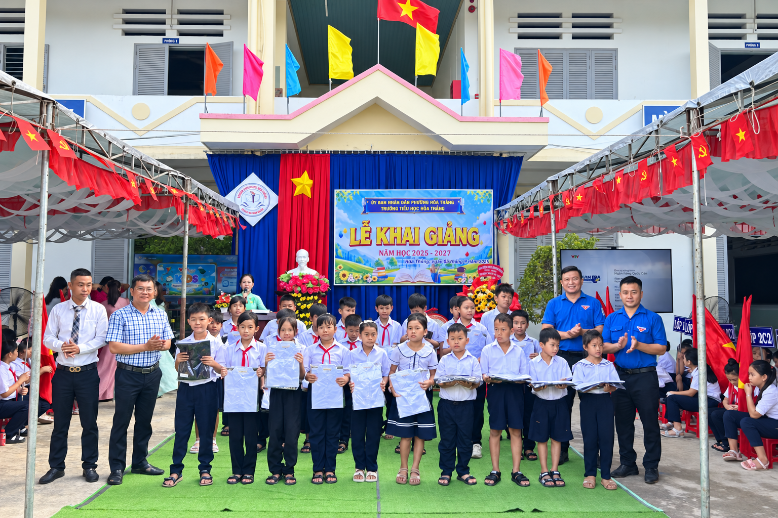 KHATOCO dành hơn 470 triệu đồng tiếp sức học sinh, sinh viên đến trường