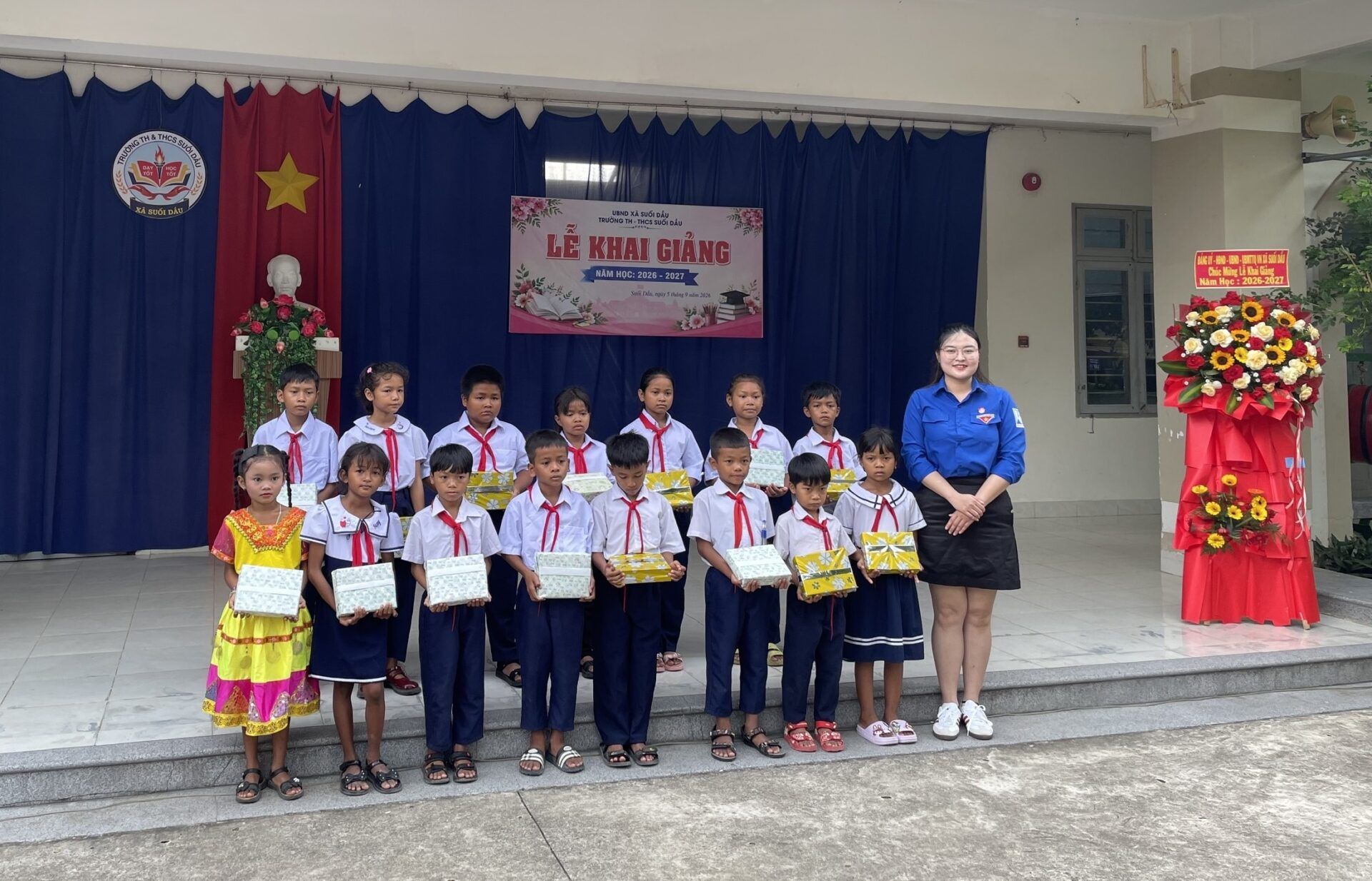 KHATOCO dành hơn 470 triệu đồng tiếp sức học sinh, sinh viên đến trường